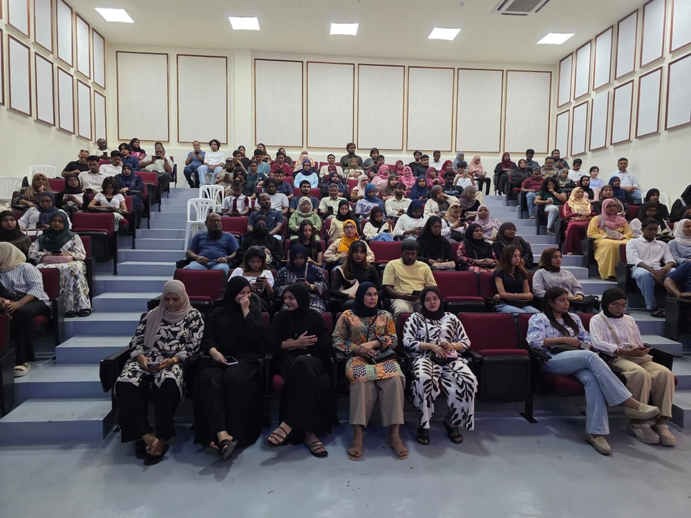 photo for މެލޭޝިއާގައި ހުންނަ ދިވެހި ހައިކޮމިޝަނުން ކުރިއަށްގެންދާ "އެކުއެކީގައި" ގެ 7 ވަނަ ސެޝަން ބާއްވައިފި